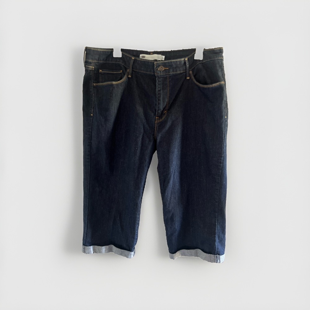 womens levi jeans Dark Wash Capris Size 16 Features A Cuffed Hem